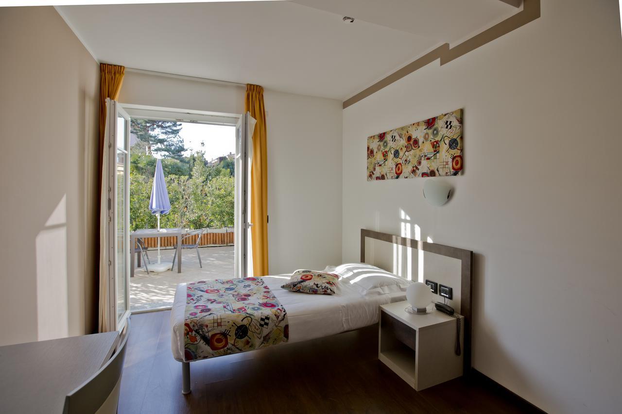 Hotel Lago Di Como Colico Bagian luar foto