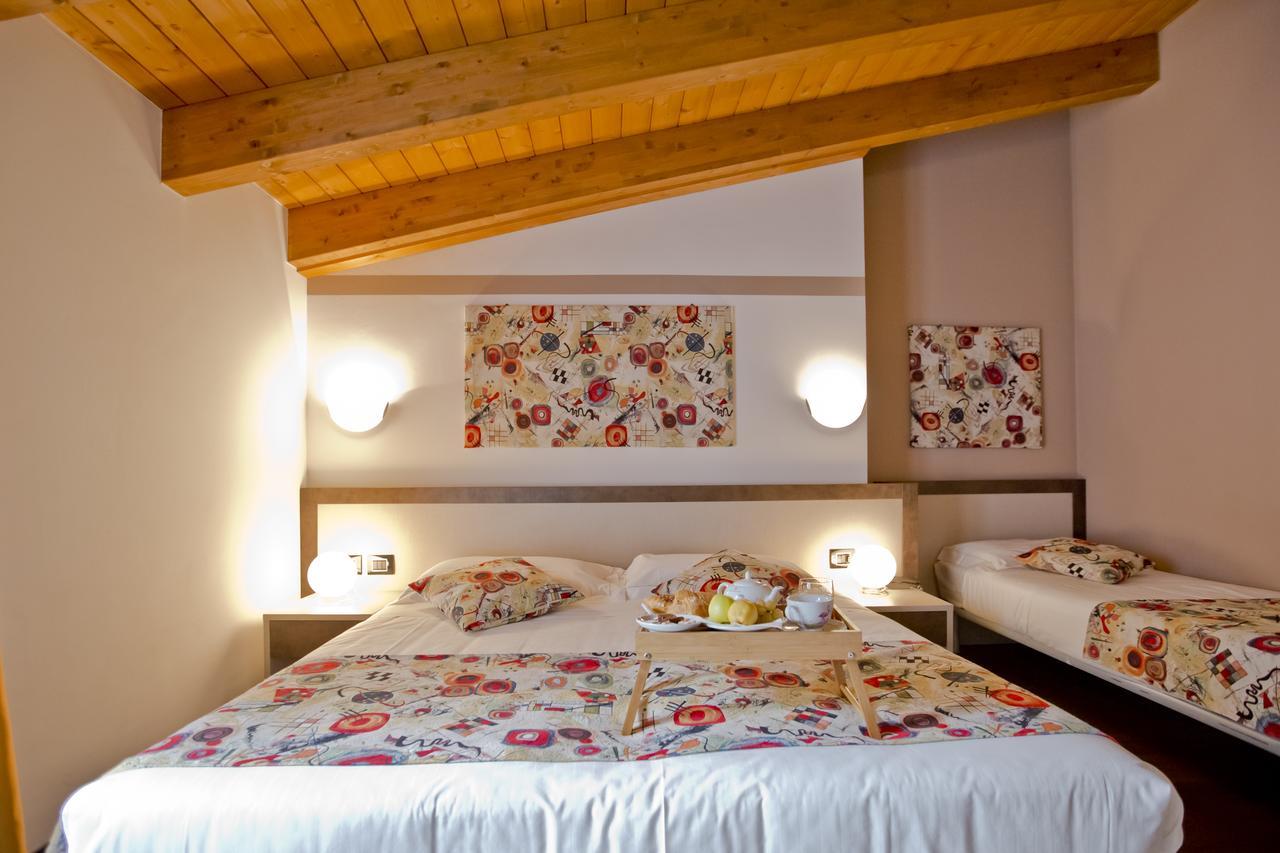 Hotel Lago Di Como Colico Bagian luar foto