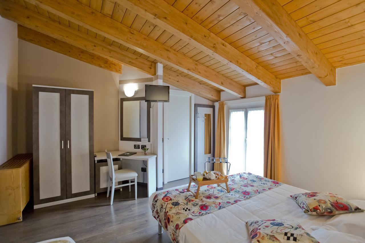 Hotel Lago Di Como Colico Bagian luar foto