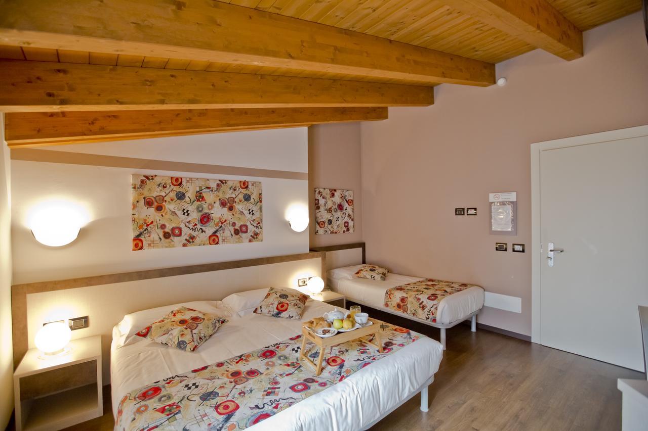 Hotel Lago Di Como Colico Bagian luar foto