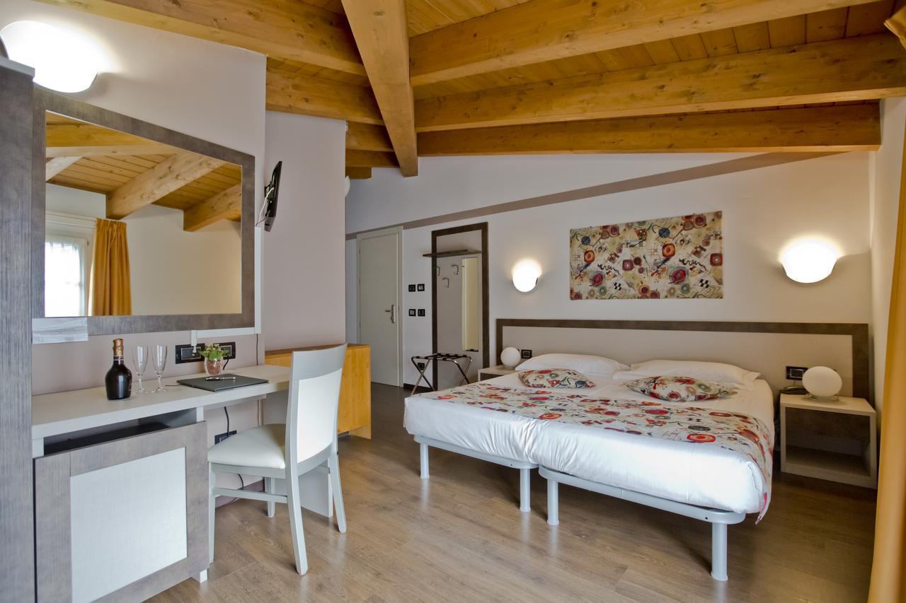 Hotel Lago Di Como Colico Bagian luar foto