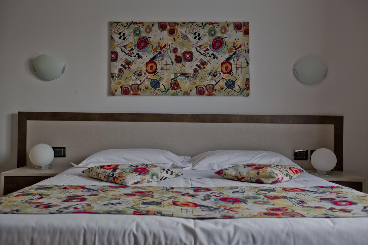 Hotel Lago Di Como Colico Bagian luar foto